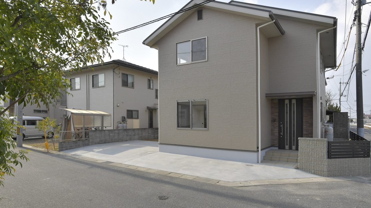 『岡山市南区浦安西町』浦安総合公園まで徒歩１分！内外装リフォーム済築浅物件が登場☆